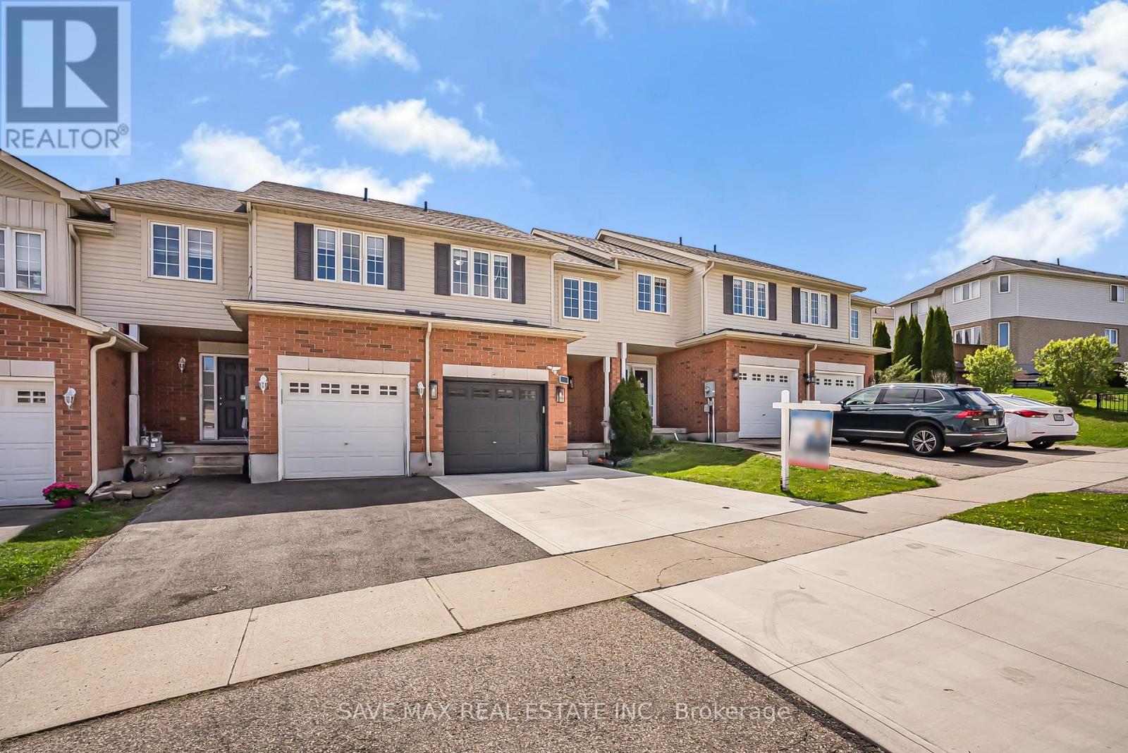 Property at 295 BRIARMEADOW DR image 4