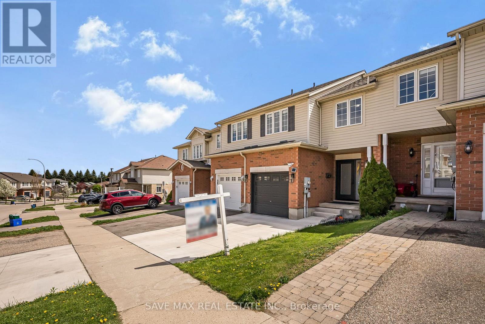 Property at 295 BRIARMEADOW DR image 5