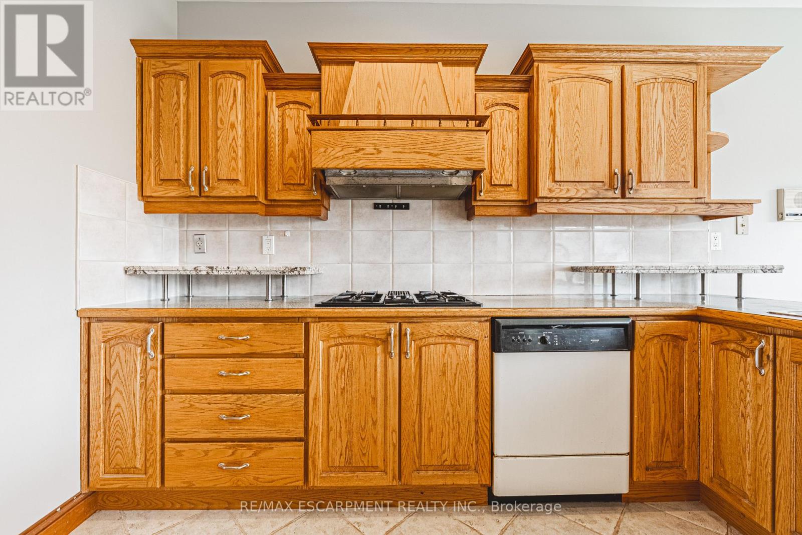 388 Hemlock Avenue, Hamilton, Ontario  L8E 2E1 - Photo 24 - X12148843