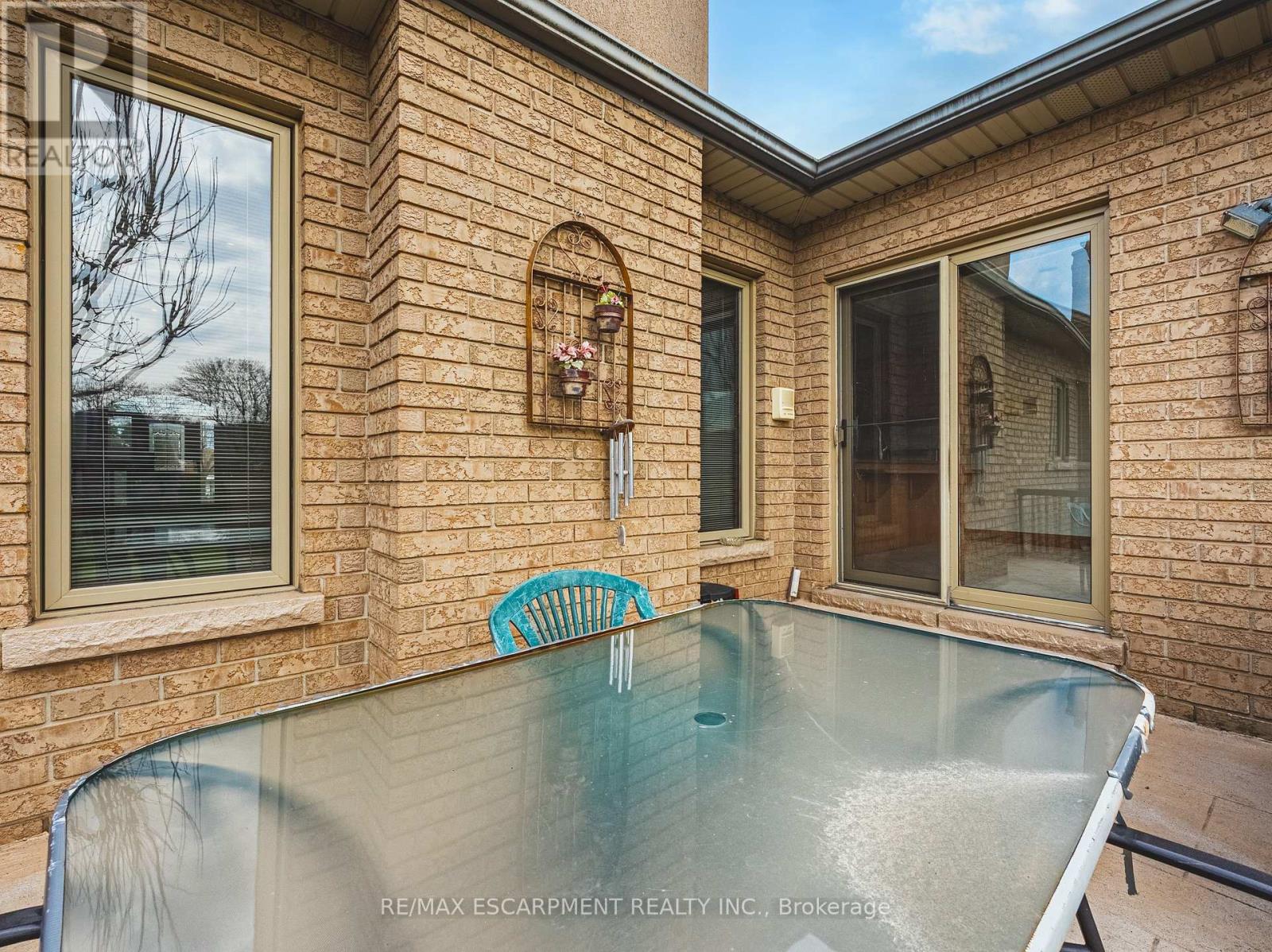388 Hemlock Avenue, Hamilton, Ontario  L8E 2E1 - Photo 39 - X12148843