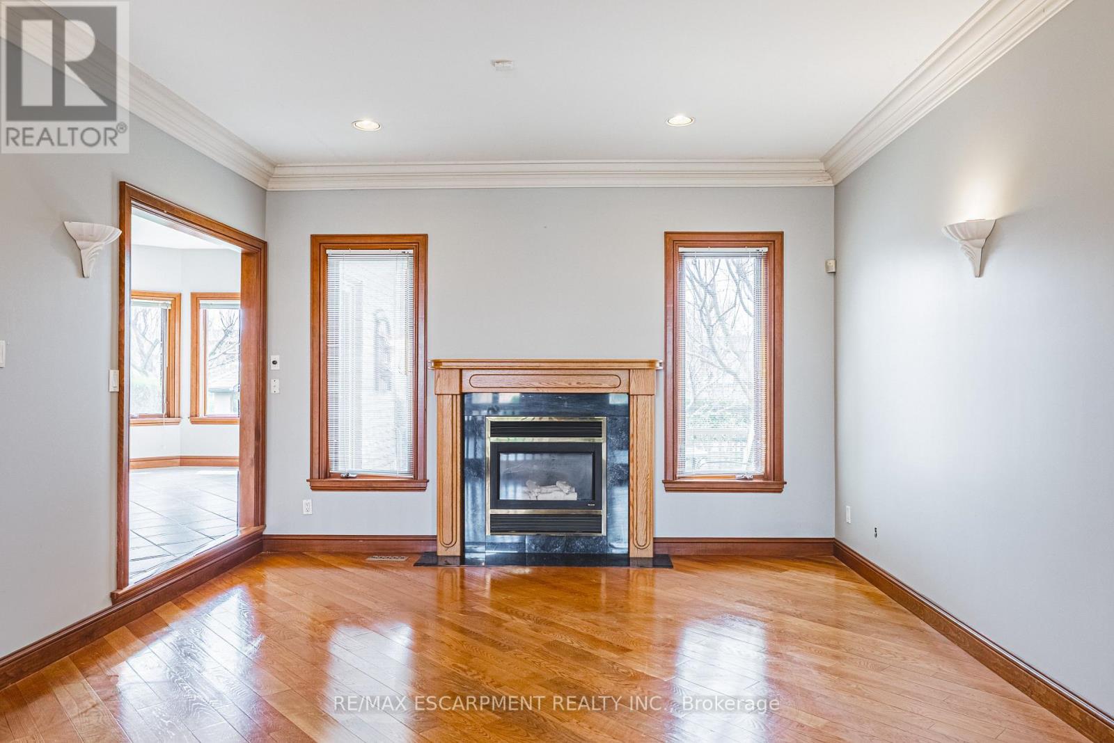 388 Hemlock Avenue, Hamilton, Ontario  L8E 2E1 - Photo 8 - X12148843