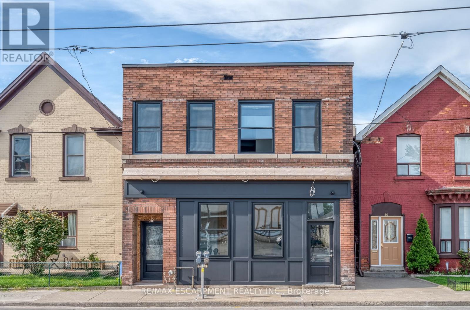 52 BARTON STREET E, Hamilton, Ontario