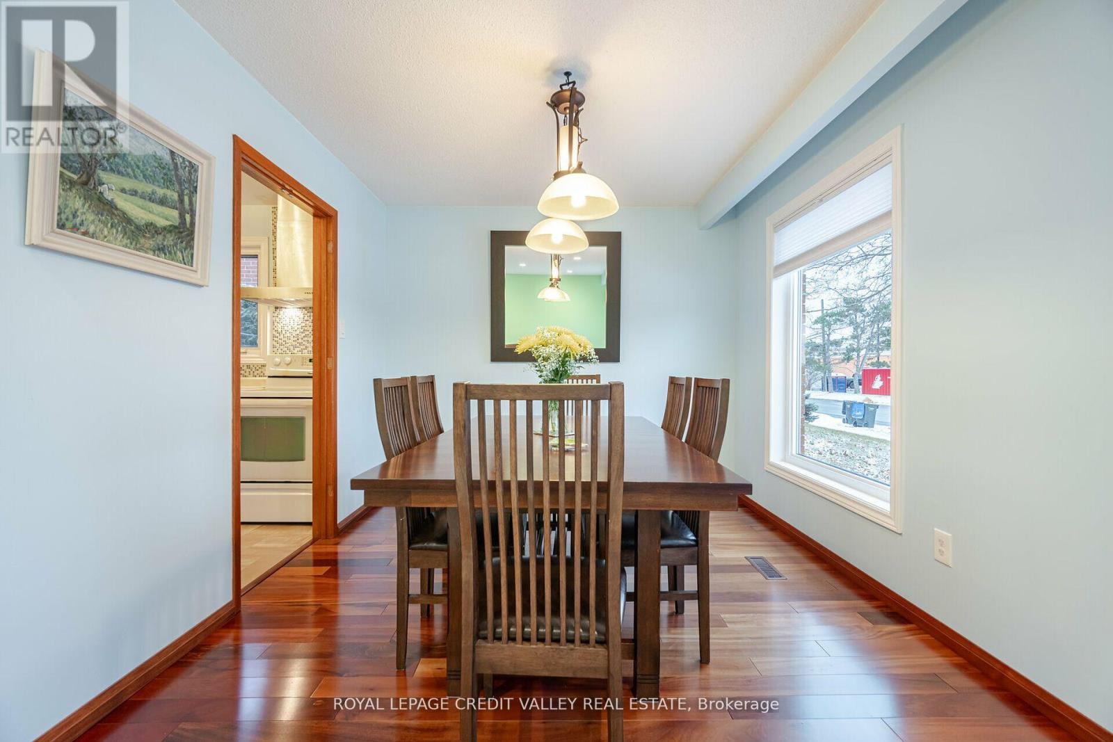 17 Meadowland Gate, Brampton, Ontario  L6W 3N8 - Photo 9 - W11972172