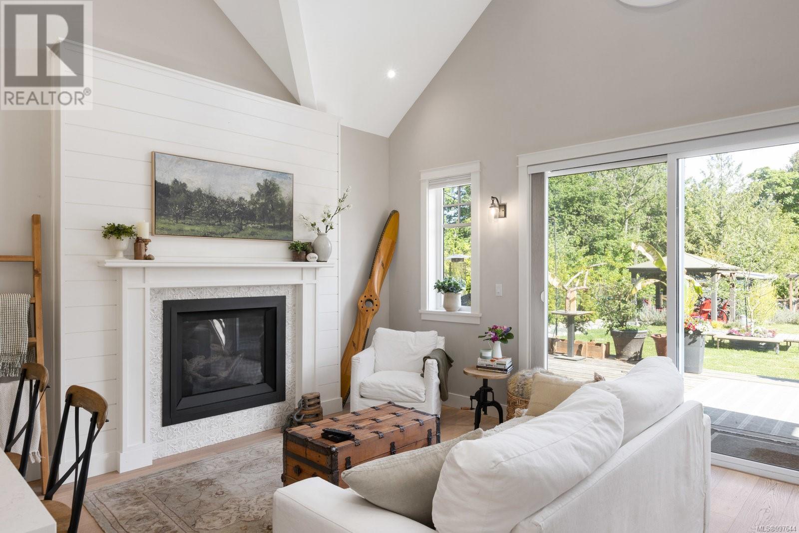 Property at 648 Birch Rd image 3