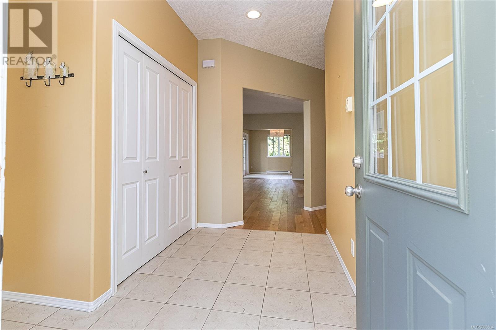 Property at 4042 Willowbrook Pl image 4