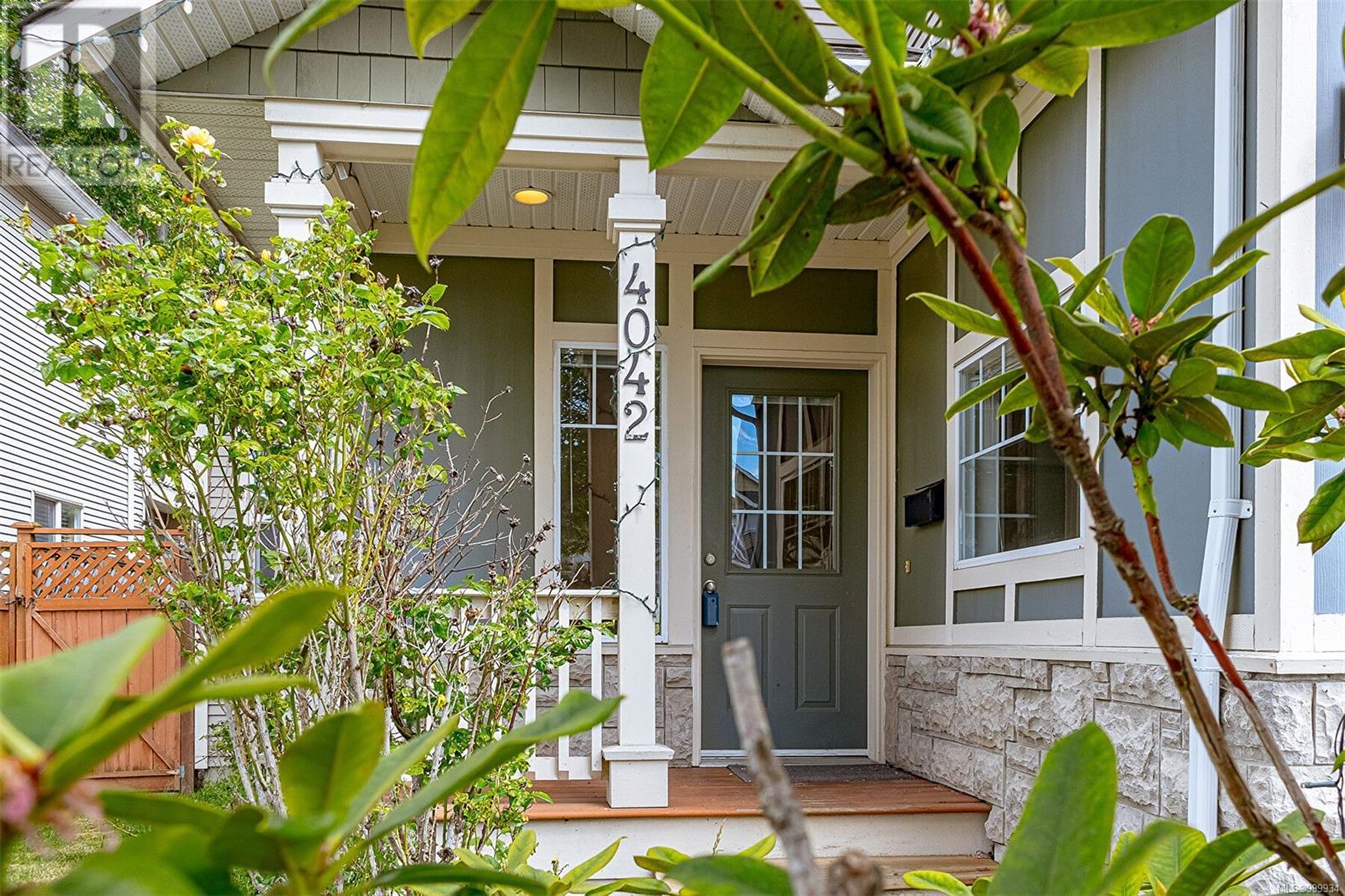 Property at 4042 Willowbrook Pl image 3
