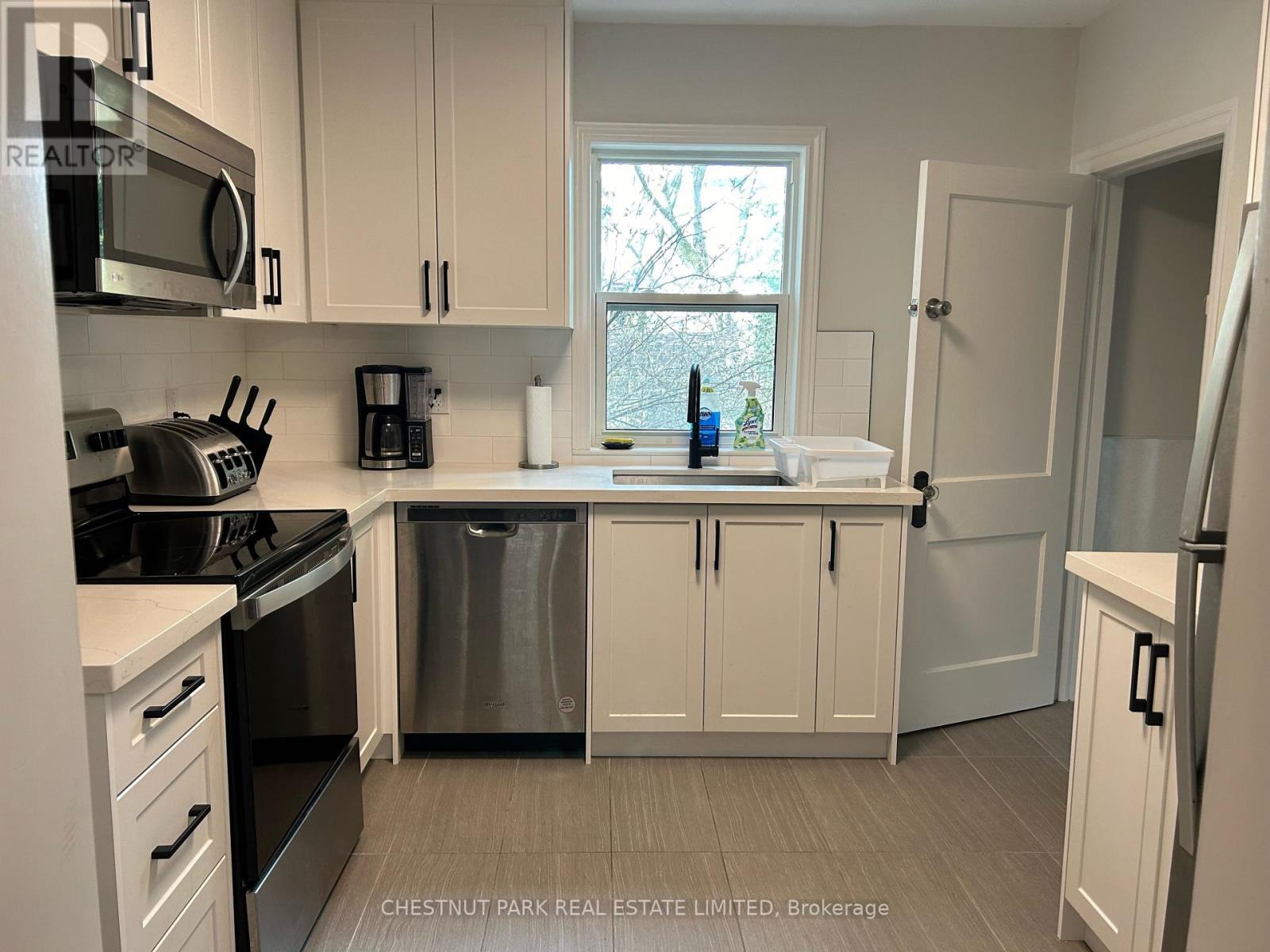 32 Henning Avenue, Toronto, Ontario  M4R 1X7 - Photo 10 - C12147775