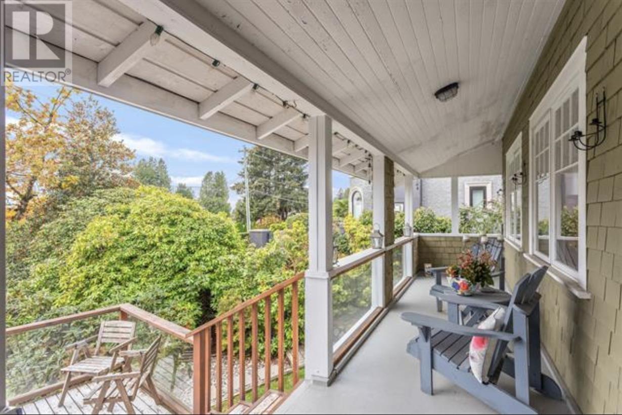 2433 MATHERS AVENUE, West Vancouver, British Columbia