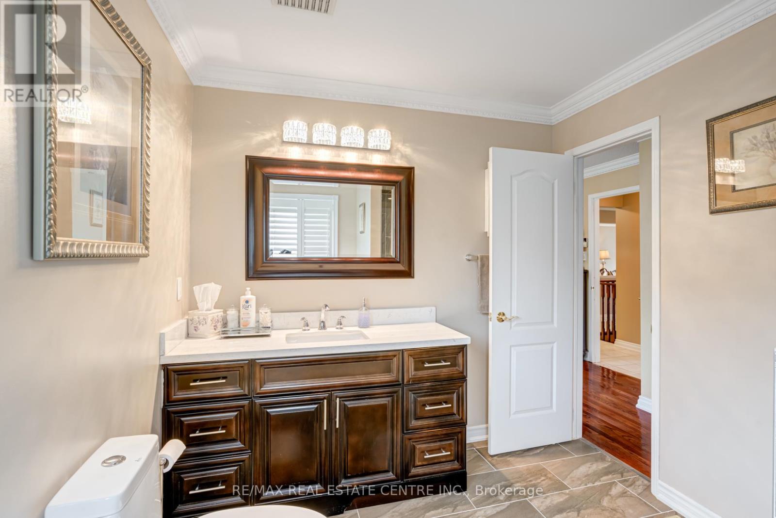 22 Woodvalley Drive, Brampton (Fletcher's Meadow), Ontario  L7A 1Z4 - Photo 18 - W12148789