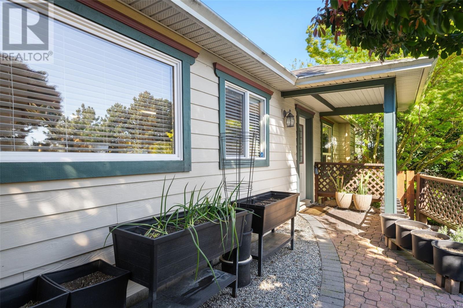 1 106 Aldersmith Pl, View Royal, British Columbia  V9A 7M8 - Photo 3 - 999917