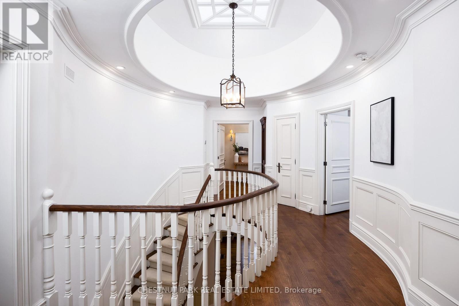 269 St Leonard's Avenue, Toronto, Ontario  M4N 1K9 - Photo 8 - C12148885