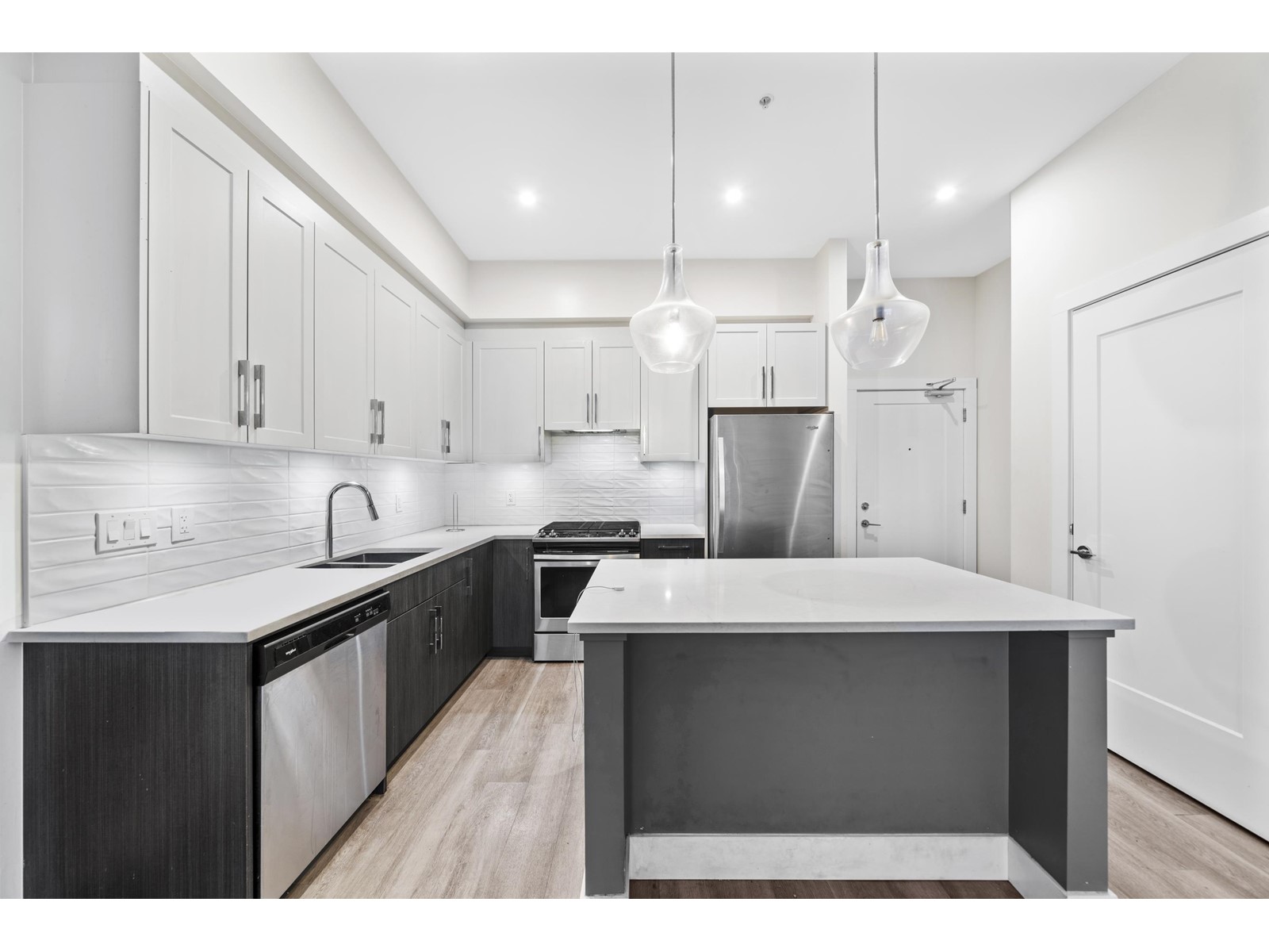 109 32838 Ventura Avenue, Abbotsford, British Columbia  V2S 0M5 - Photo 1 - R3002910