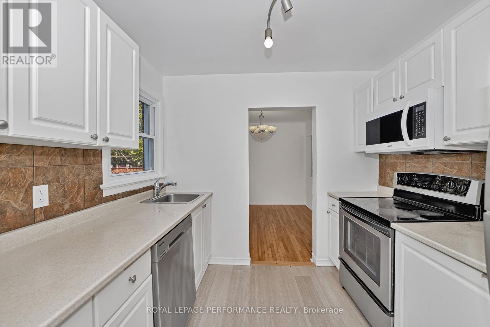 622 Borthwick Avenue, Ottawa, Ontario  K1K 2L9 - Photo 14 - X12148935