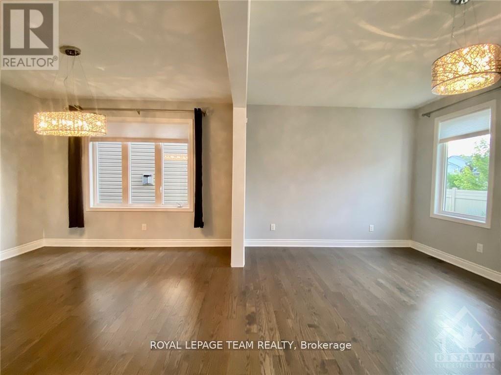 333 Meadowbreeze Drive, Ottawa, Ontario  K2M 3A6 - Photo 6 - X12148940