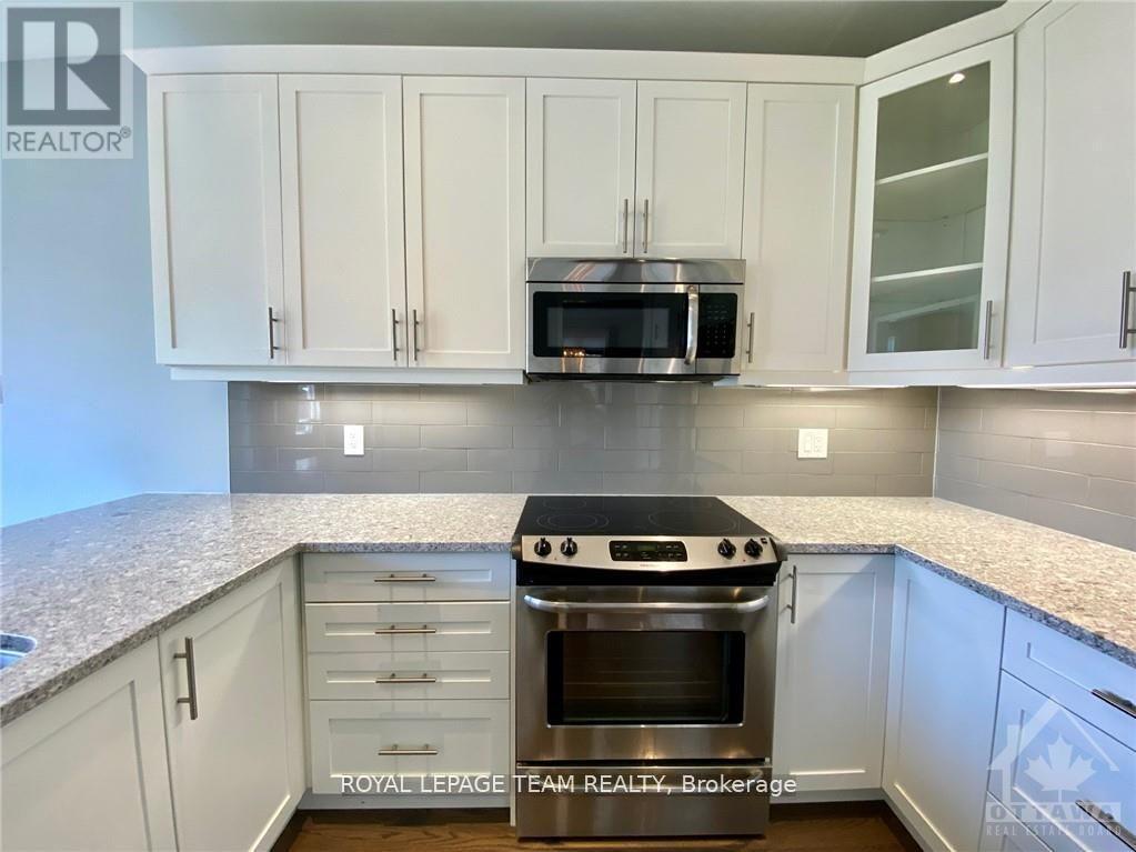 333 Meadowbreeze Drive, Ottawa, Ontario  K2M 3A6 - Photo 7 - X12148940