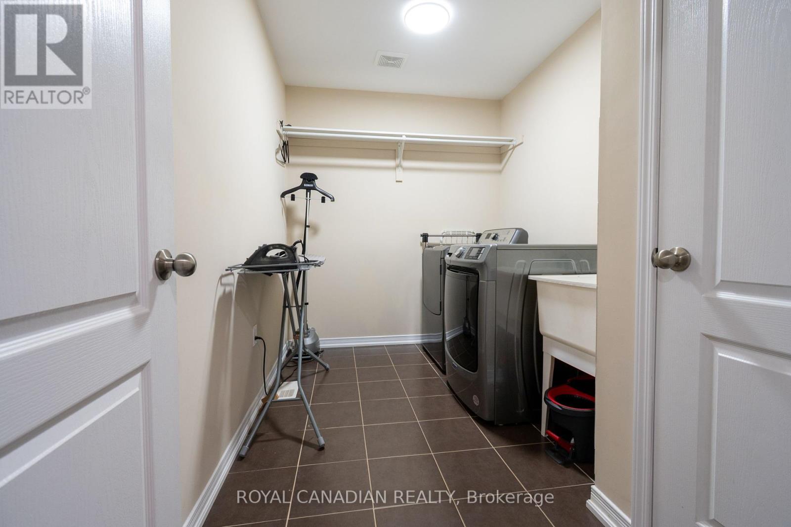 213 Richardson Crescent, Bradford West Gwillimbury (Bradford), Ontario  L3Z 0R5 - Photo 45 - N12148919
