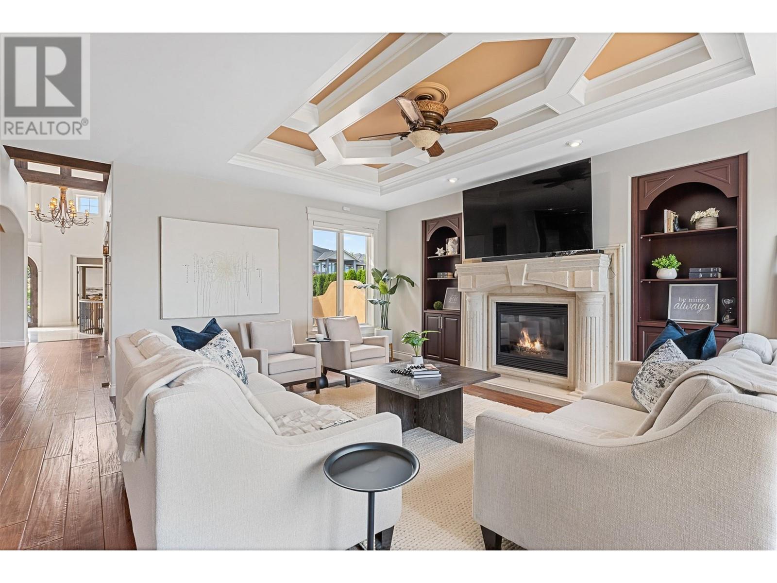 660 Almandine Court, Kelowna, British Columbia  V1W 4Z5 - Photo 6 - 10347767