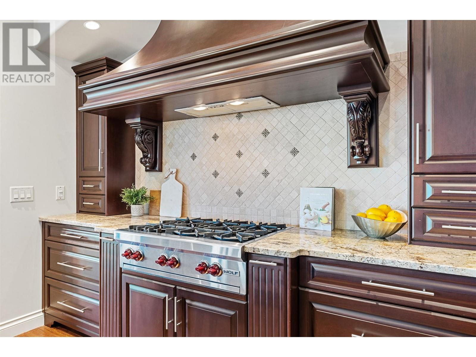 660 Almandine Court, Kelowna, British Columbia  V1W 4Z5 - Photo 13 - 10347767