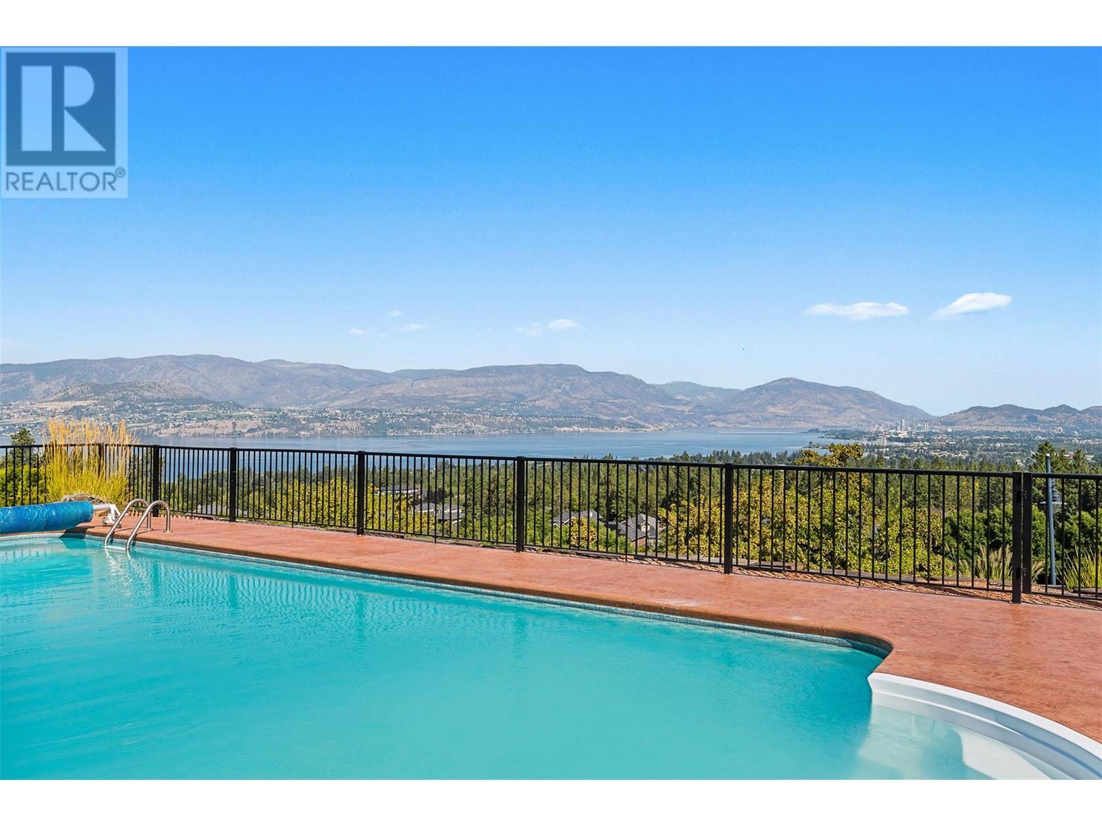 660 Almandine Court, Kelowna, British Columbia  V1W 4Z5 - Photo 3 - 10347767