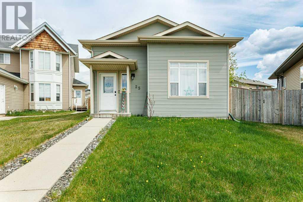 25 Rolling Hills Close, Blackfalds, Alberta  T0M 0J0 - Photo 1 - A2220151