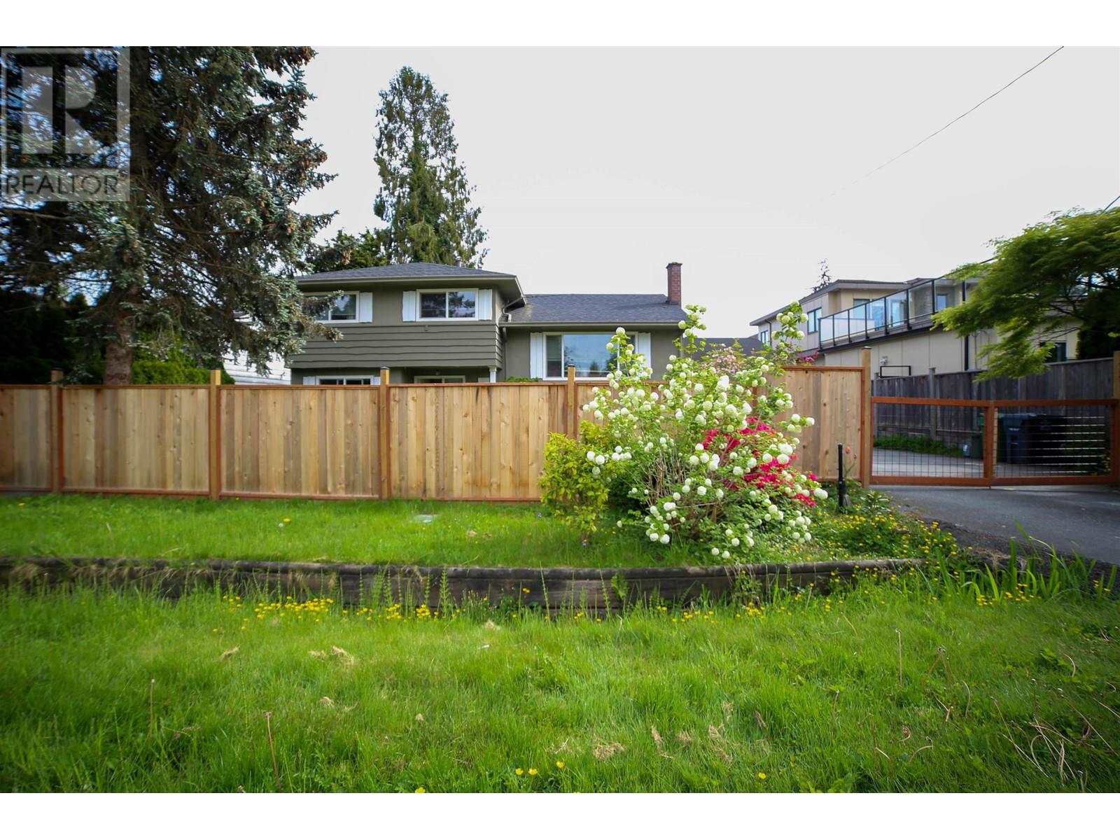 9751 PINEWELL CRESCENT, richmond, British Columbia V7A2C7