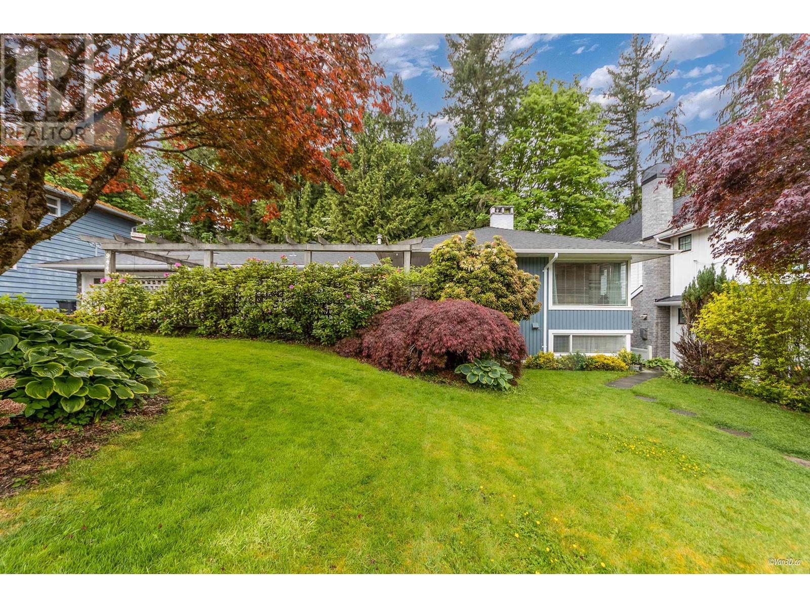944 Poirier Street, Coquitlam, British Columbia  V3J 6C4 - Photo 3 - R3002963