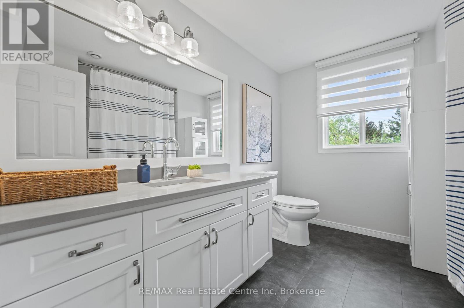 52 Bond Court, Guelph, Ontario  N1H 8N7 - Photo 24 - X12148941