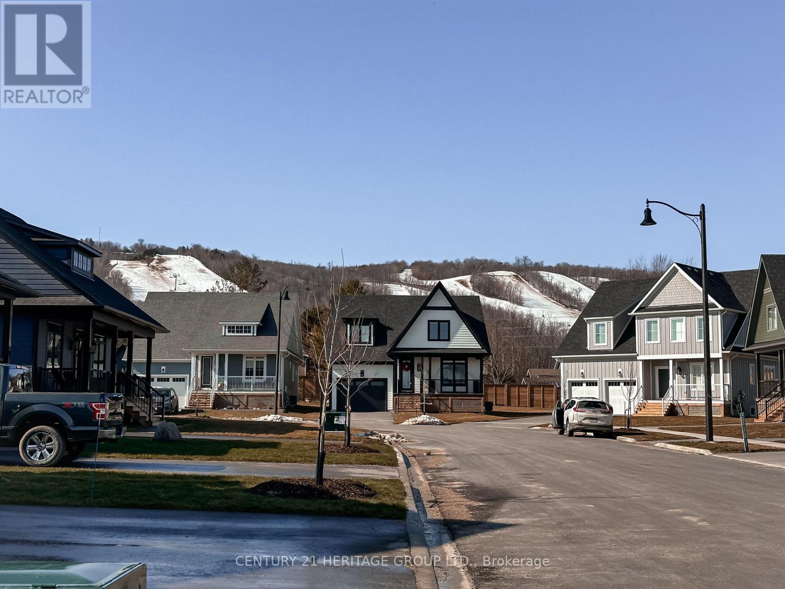 133 Black Willow Crescent, Blue Mountains, Ontario  L9Y 5L7 - Photo 3 - X12148915