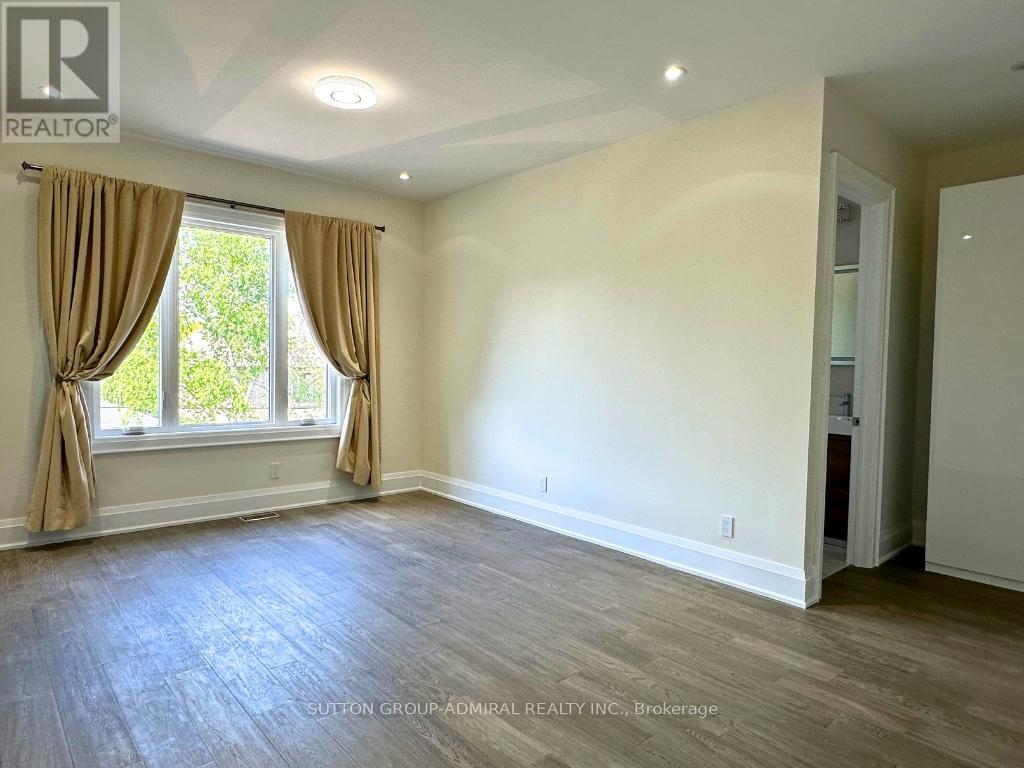 Upper - 266 Lawrence Avenue E, Toronto, Ontario  M4N 1T4 - Photo 11 - C12148933