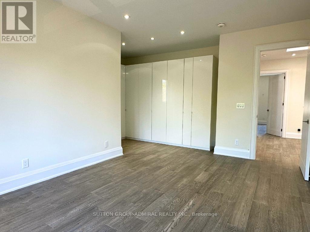 Upper - 266 Lawrence Avenue E, Toronto, Ontario  M4N 1T4 - Photo 12 - C12148933