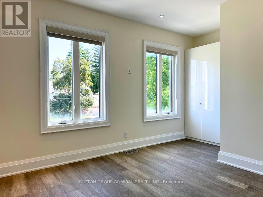 Upper - 266 Lawrence Avenue E, Toronto, Ontario  M4N 1T4 - Photo 20 - C12148933