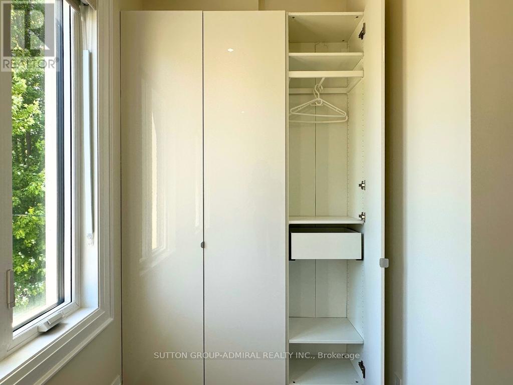 Upper - 266 Lawrence Avenue E, Toronto, Ontario  M4N 1T4 - Photo 22 - C12148933