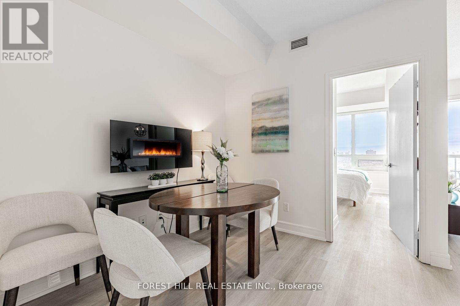 Lph13 - 35 Brian Peck Crescent, Toronto, Ontario  M4G 0A5 - Photo 5 - C12148949