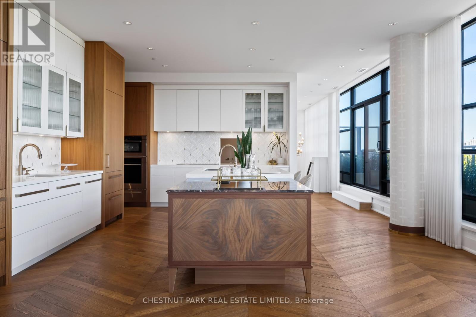 901 - 170 Chiltern Hill Road, Toronto, Ontario  M6C 0A9 - Photo 11 - C12148974