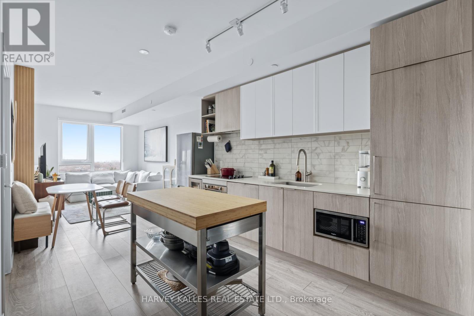 1602 - 2020 BATHURST STREET, Toronto, Ontario