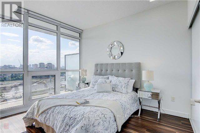 2010 - 121 Mcmahon Drive, Toronto, Ontario  M2K 0C1 - Photo 8 - C12148997