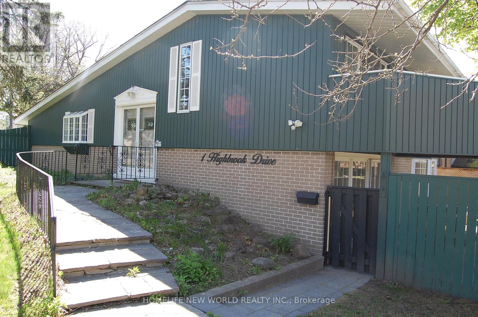 1 Highbrook Drive, Toronto, Ontario  M1P 3L2 - Photo 2 - E12146550
