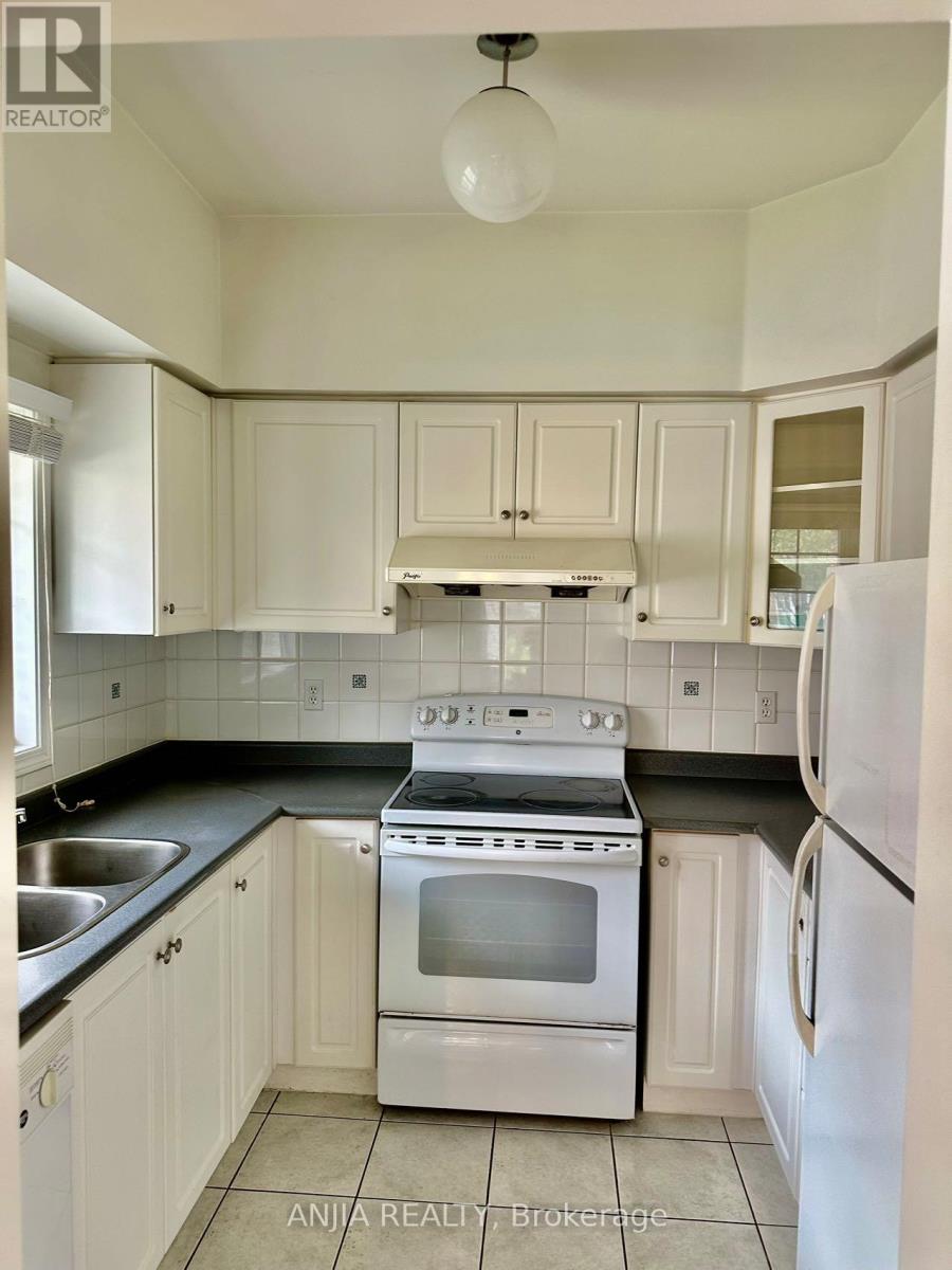 5 - 16 St Moritz Way, Markham, Ontario  L3R 4G2 - Photo 5 - N12148969