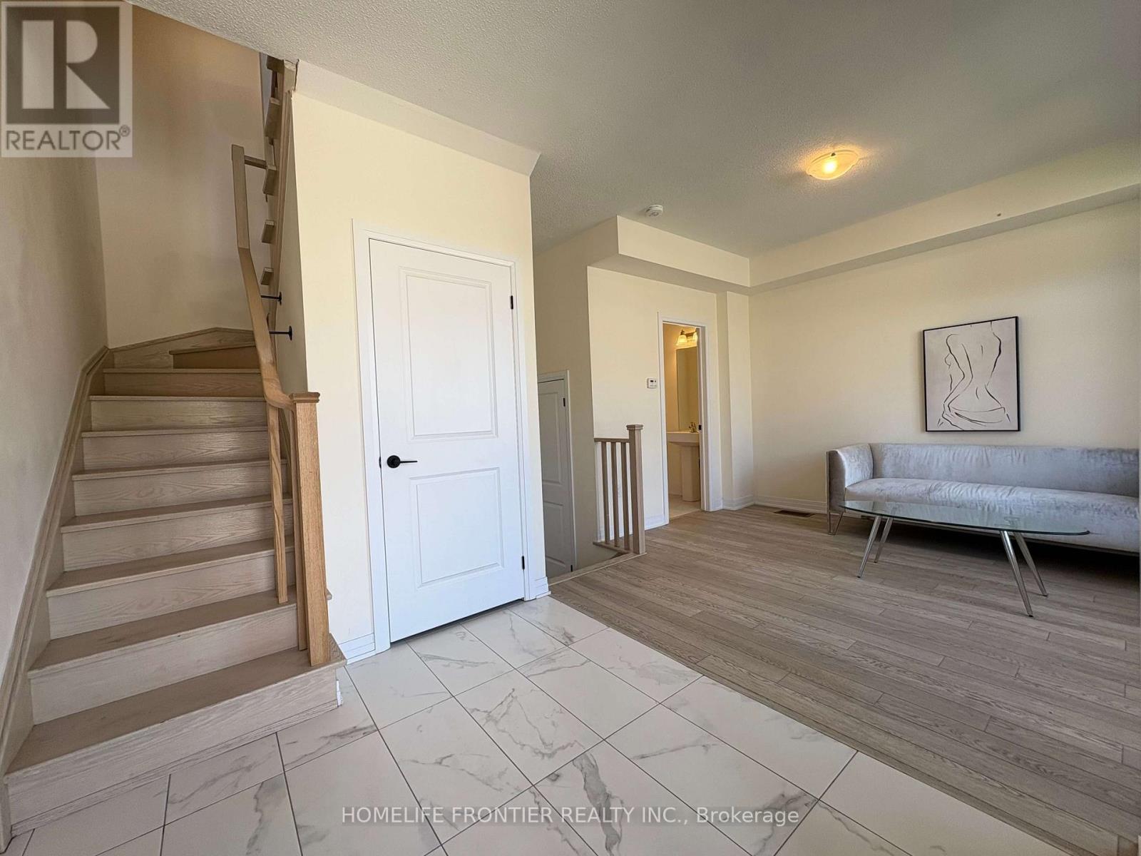 118 De La Roche Drive, Vaughan (Vellore Village), Ontario  L4H 5A3 - Photo 4 - N12148975