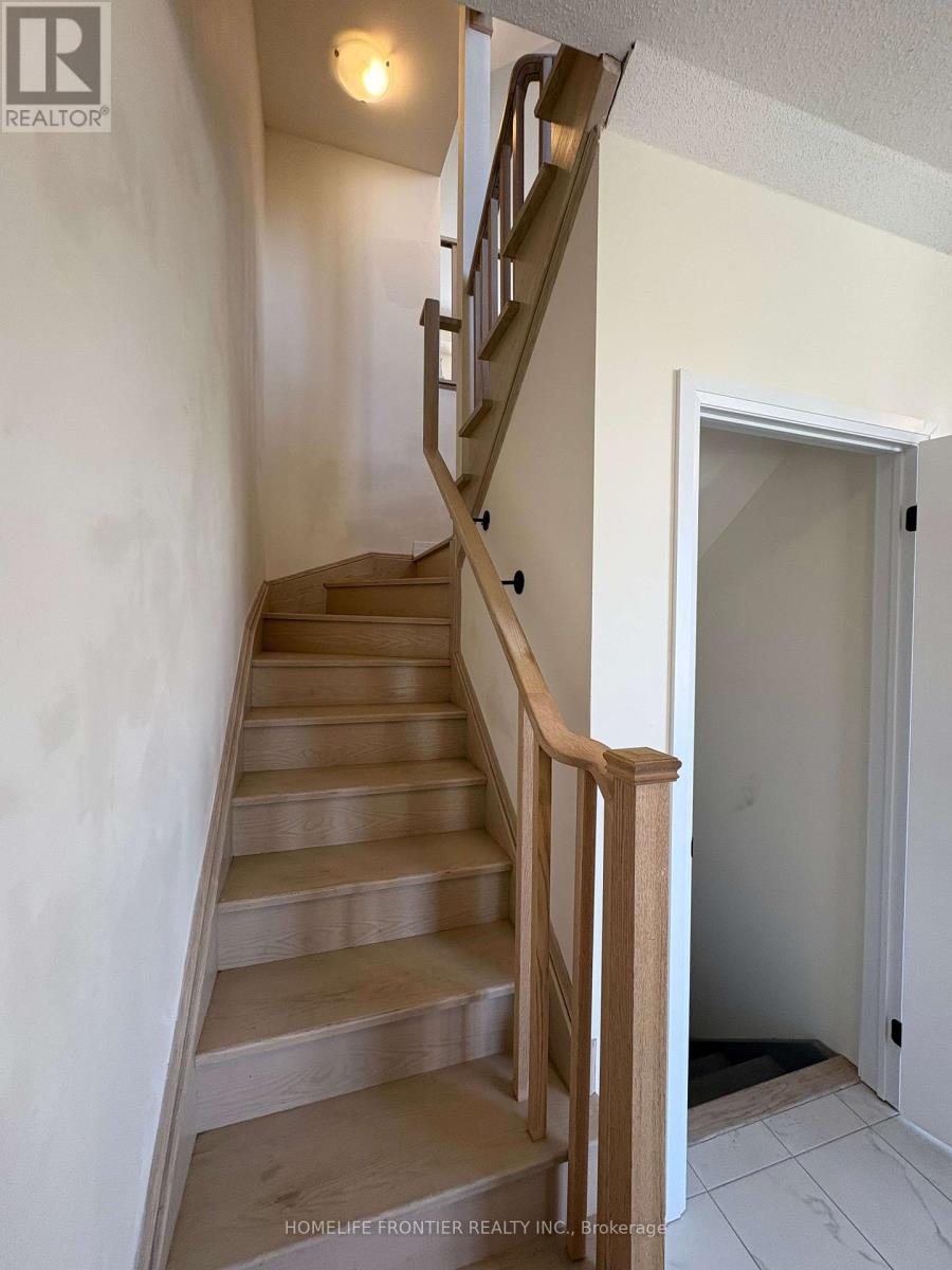 118 De La Roche Drive, Vaughan (Vellore Village), Ontario  L4H 5A3 - Photo 7 - N12148975