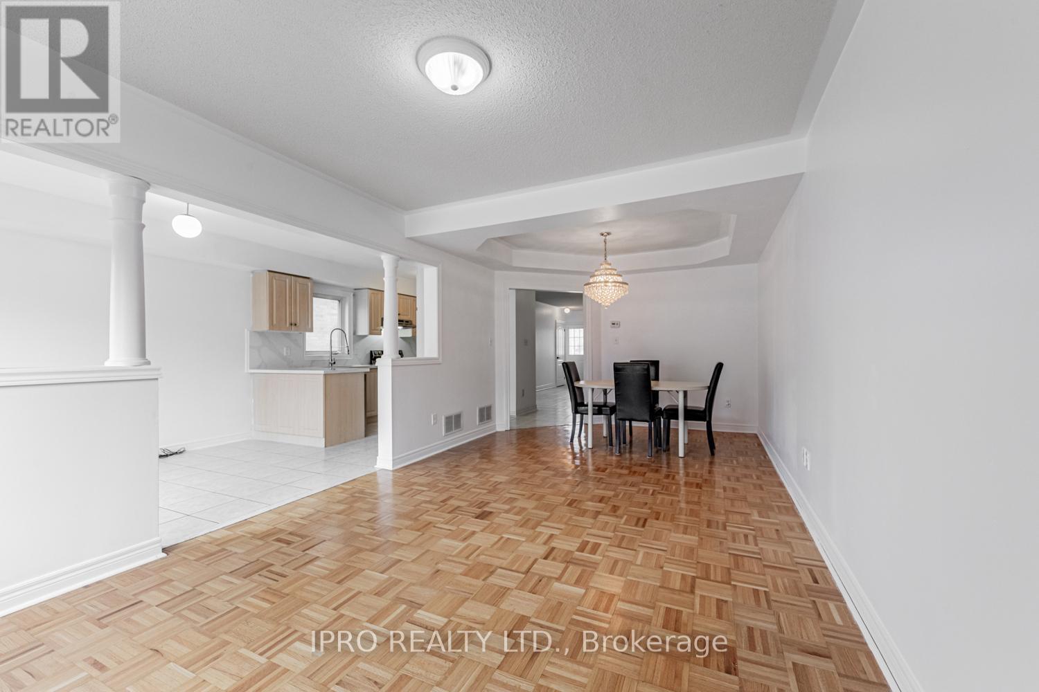 124 Casabel Drive, Vaughan, Ontario  L6A 3L8 - Photo 12 - N12148977