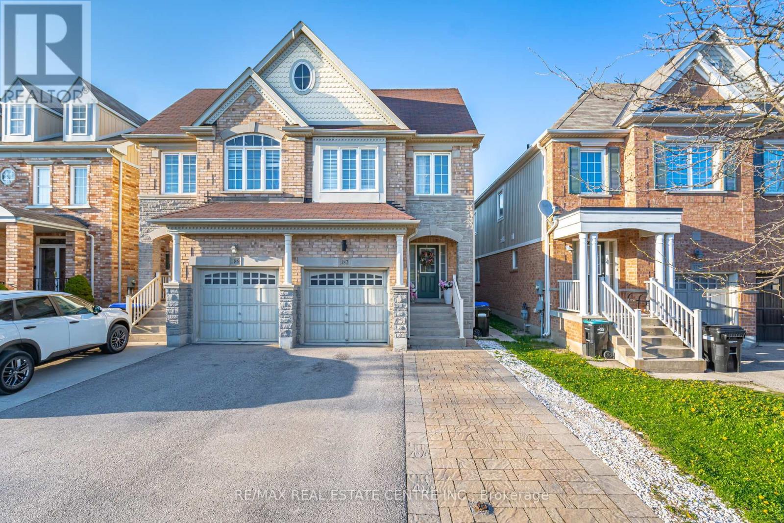 Property at 182 MEADOWHAWK TRAIL image 1