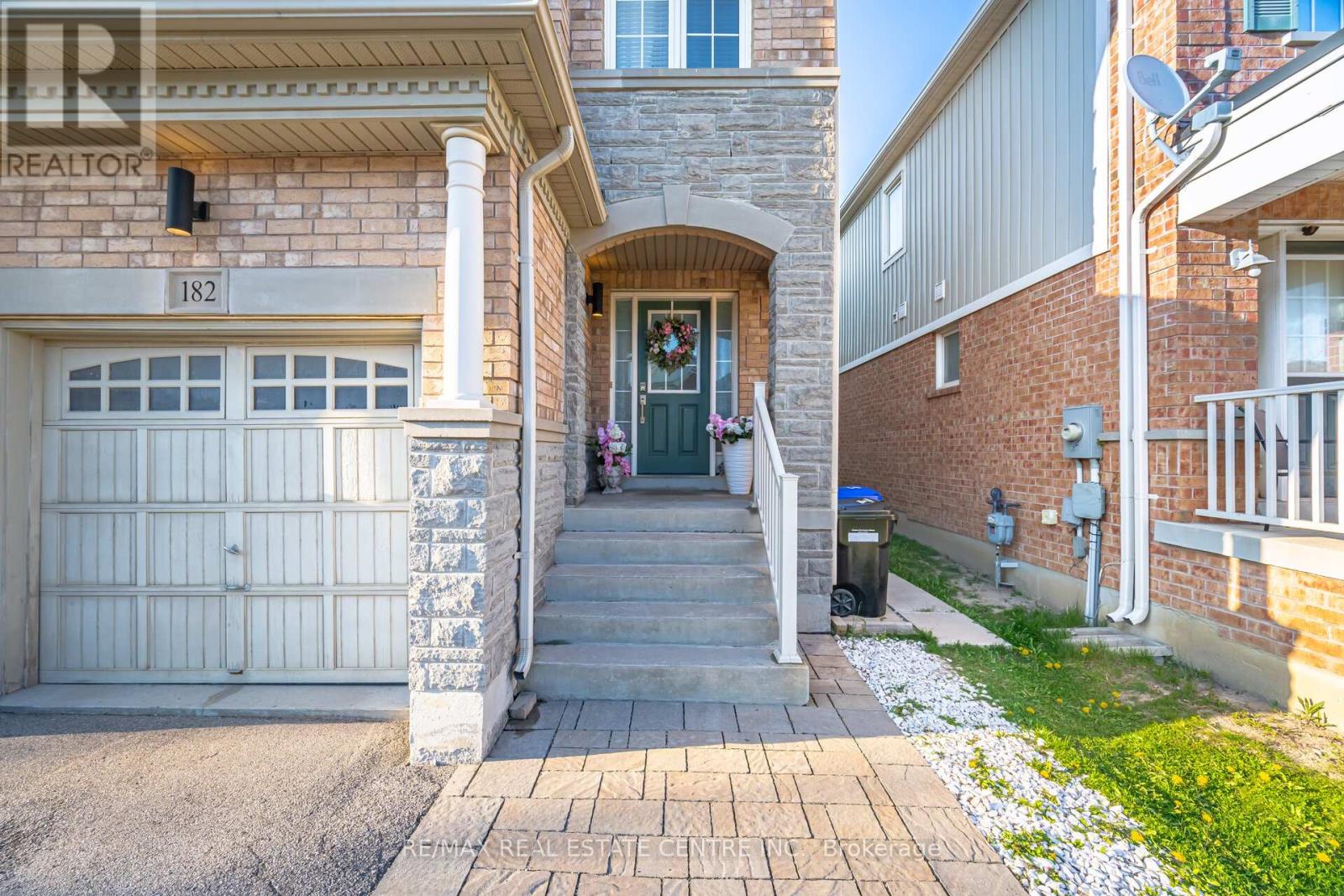 Property at 182 MEADOWHAWK TRAIL image 3