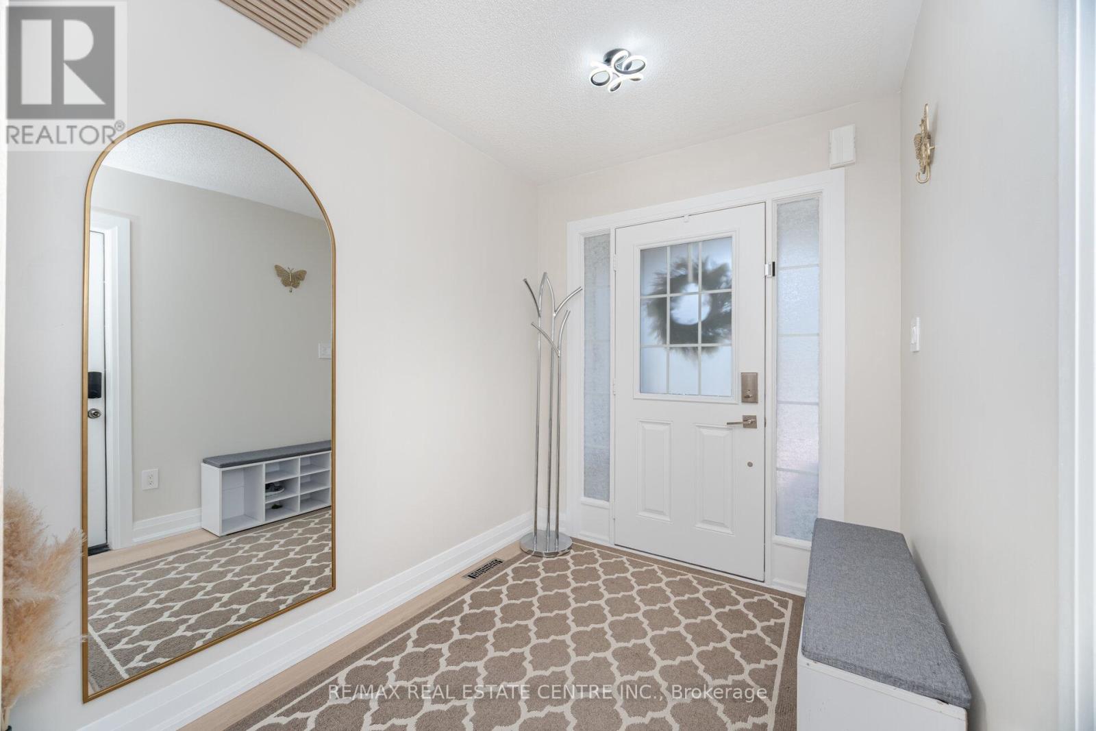 Property at 182 MEADOWHAWK TRAIL image 4