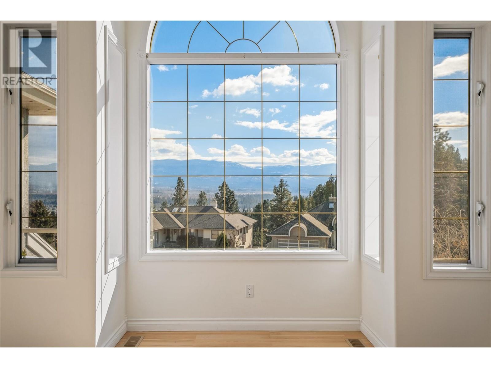 2368 Nahanni Court, Kelowna, British Columbia  V1V 1N1 - Photo 6 - 10348024