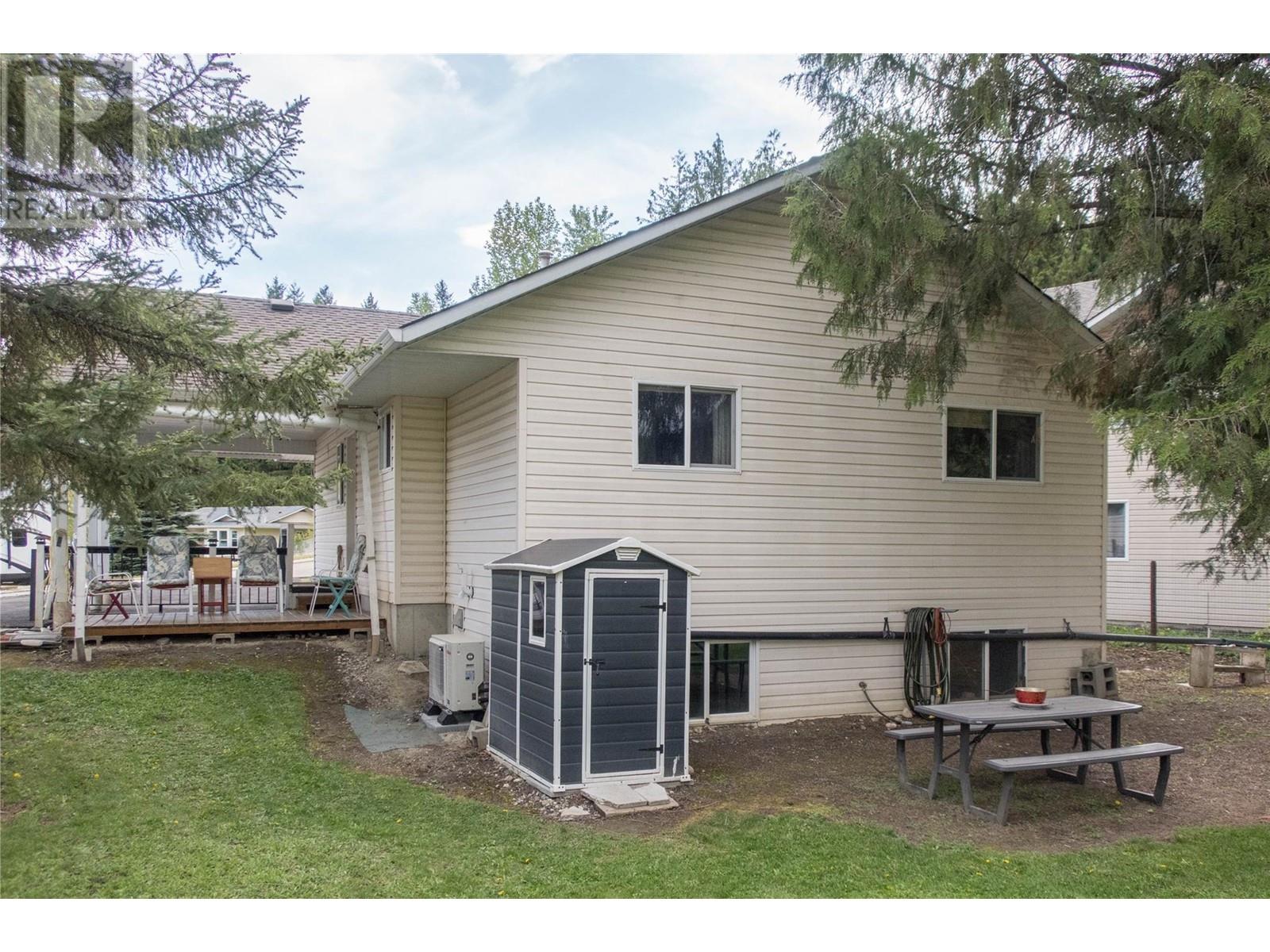 Property at 2467 Spruce Avenue image 2