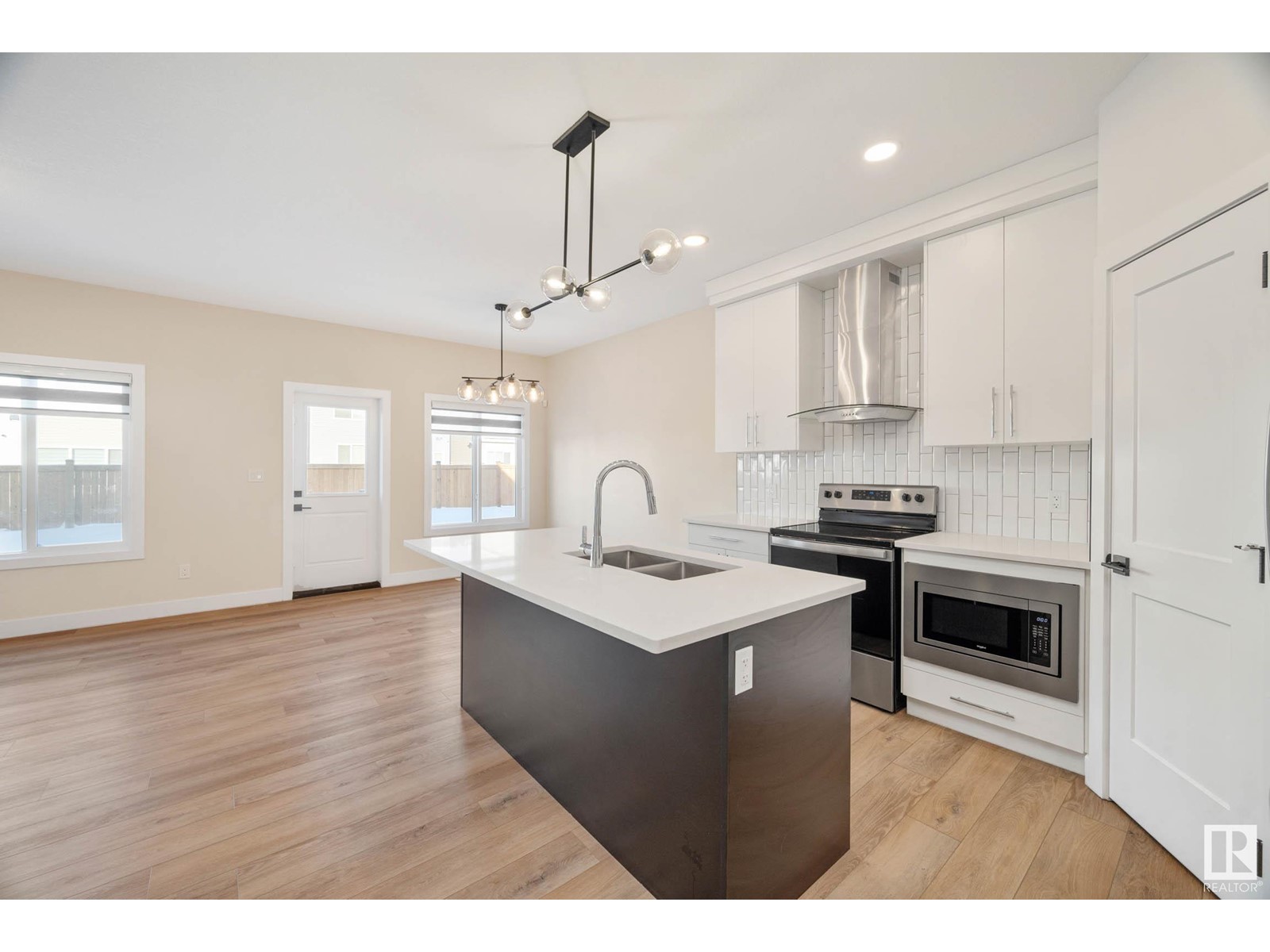 374 Bluff Cv, Leduc, Alberta  T9E 1M9 - Photo 6 - E4423364
