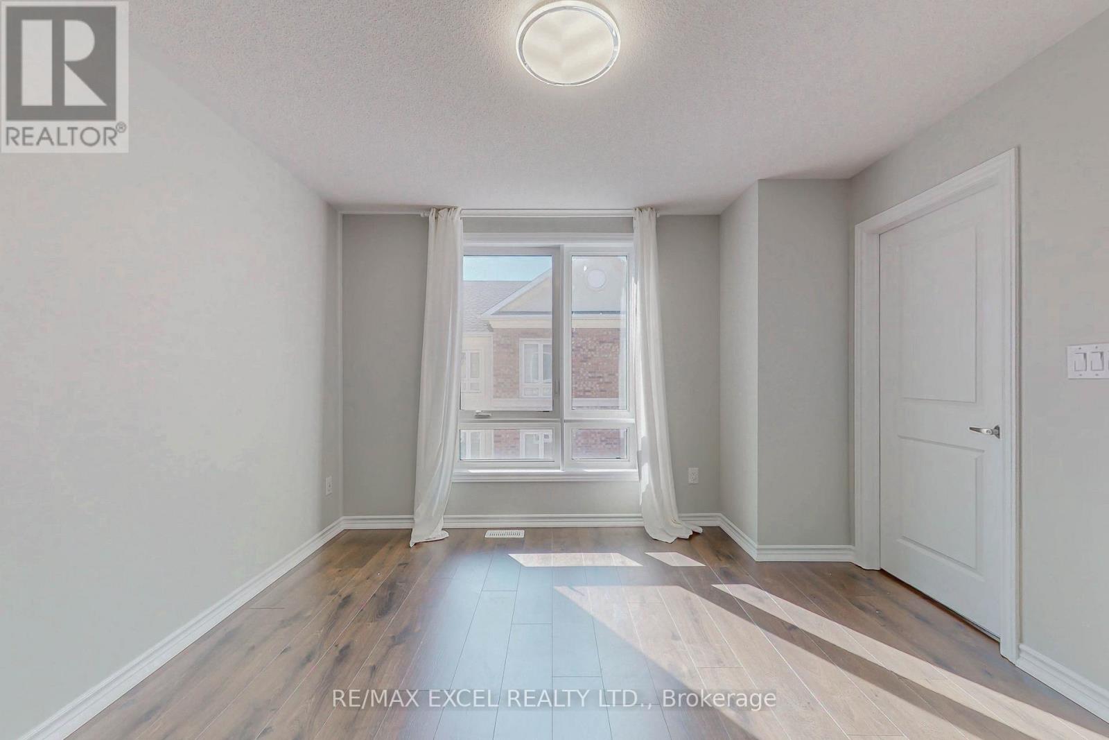 11 Chicago Lane, Markham, Ontario  L6E 0V6 - Photo 13 - N12101051