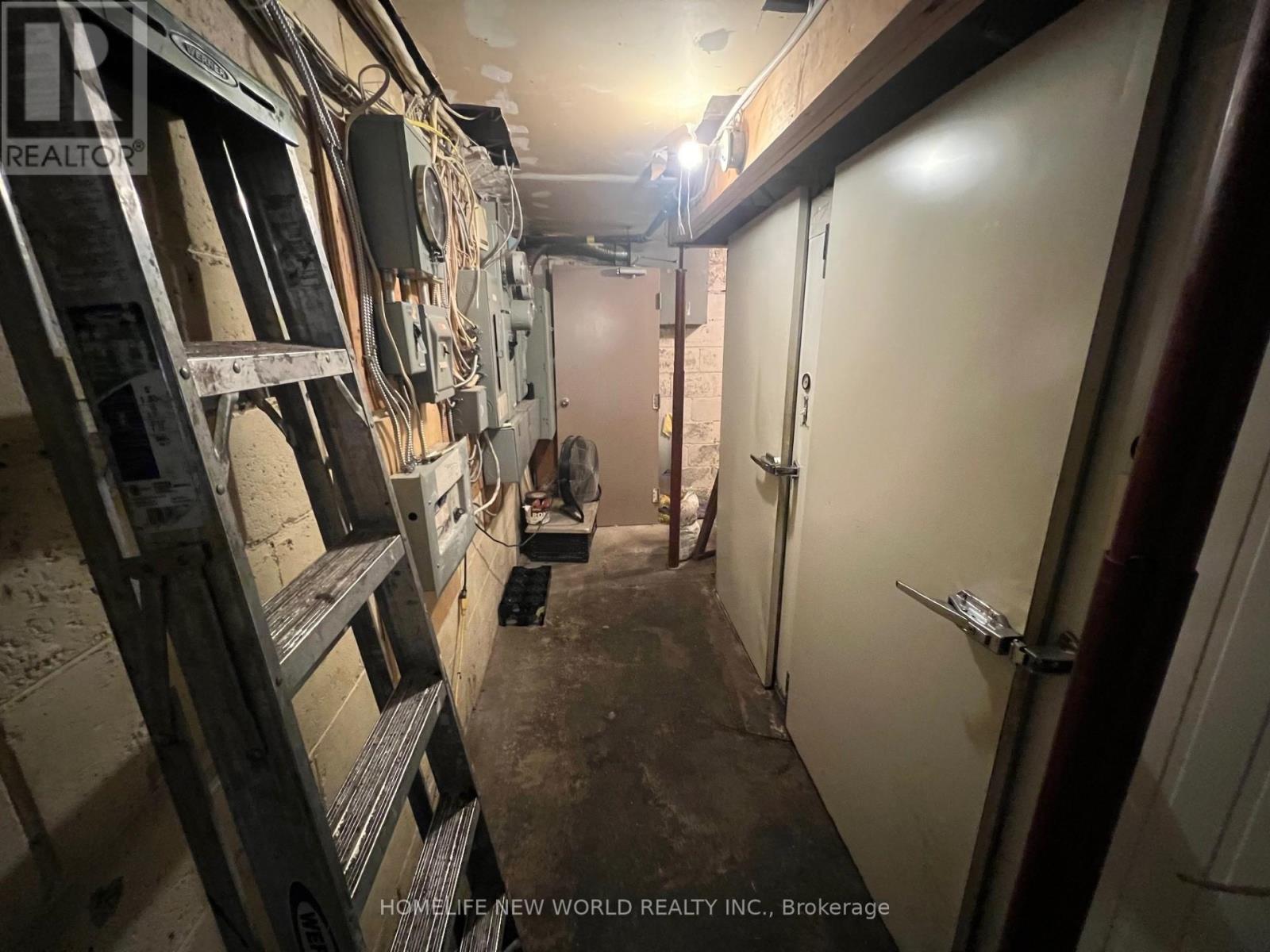 Gnd+bmt - 1662 Eglinton Avenue W, Toronto (Briar Hill-Belgravia), Ontario  M6E 2H2 - Photo 34 - W12146192