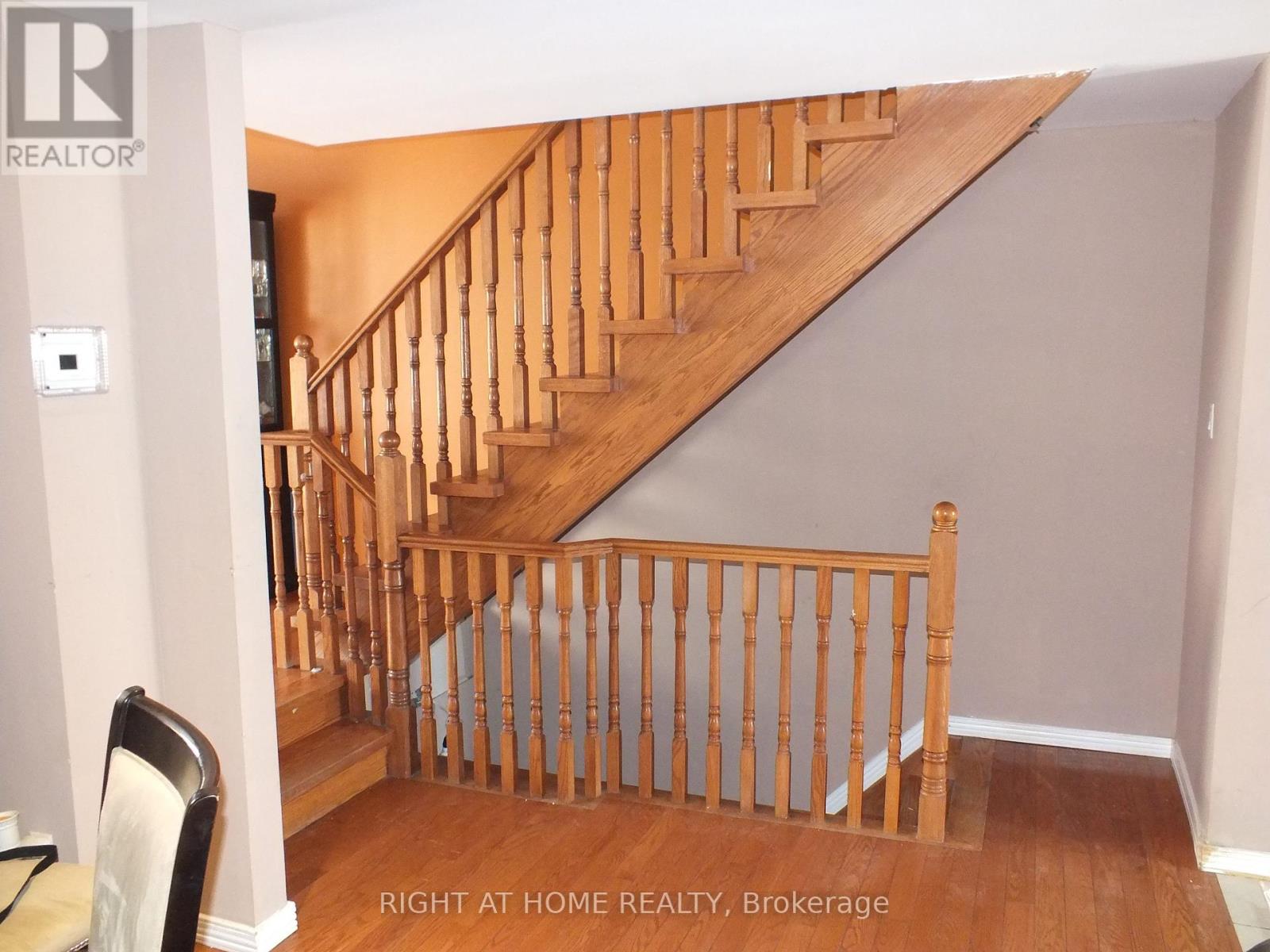 522 Cavell Drive, Mississauga, Ontario  L5B 2N9 - Photo 9 - W12148979